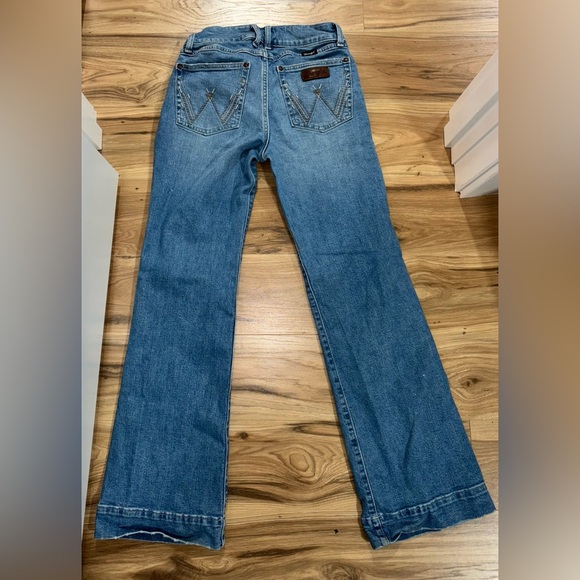 Wrangler Flare Jeans - Picture 5 of 5